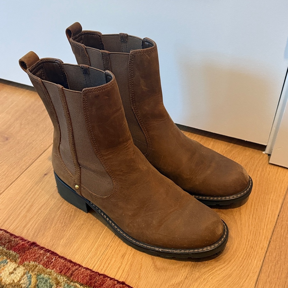 Clarks Brown Boots 8.5